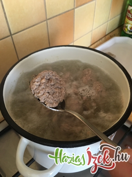 elkészültek a gombócok elkészültek a gombócok